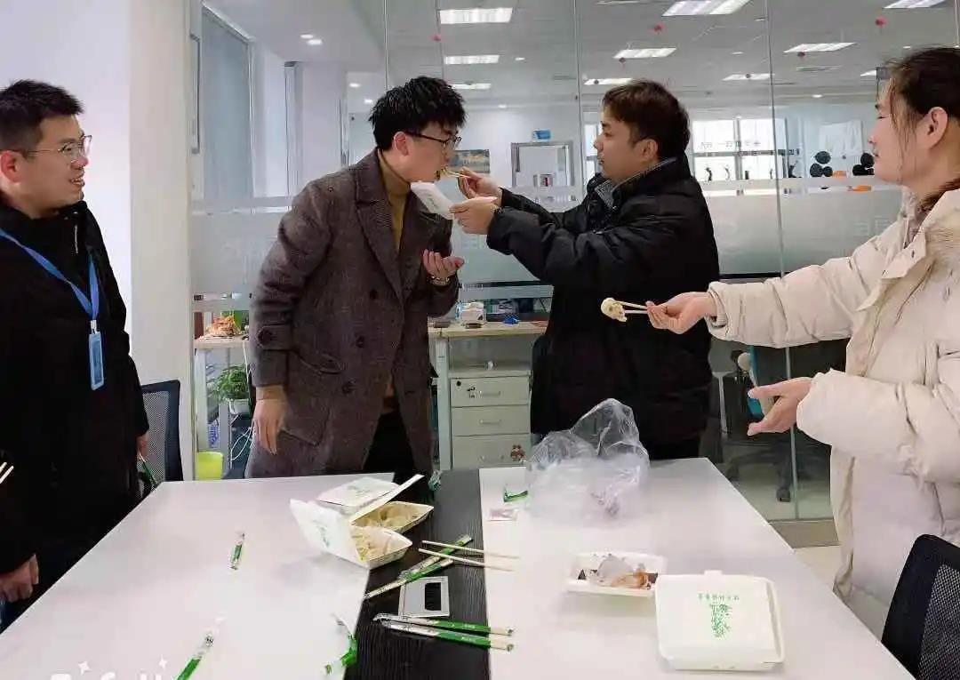 今天是冬至，來首佳吃餃子呀~